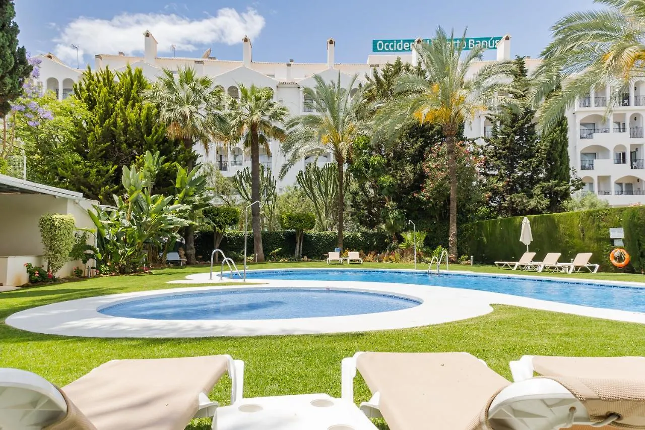 Puerto Banus, Edificio Tembo, 2 Bedroom Apartment, Parking And Pool location
